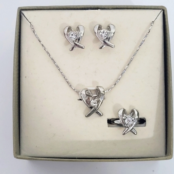 Silver Costume Jewelry Set NWOT - Picture 2 of 4